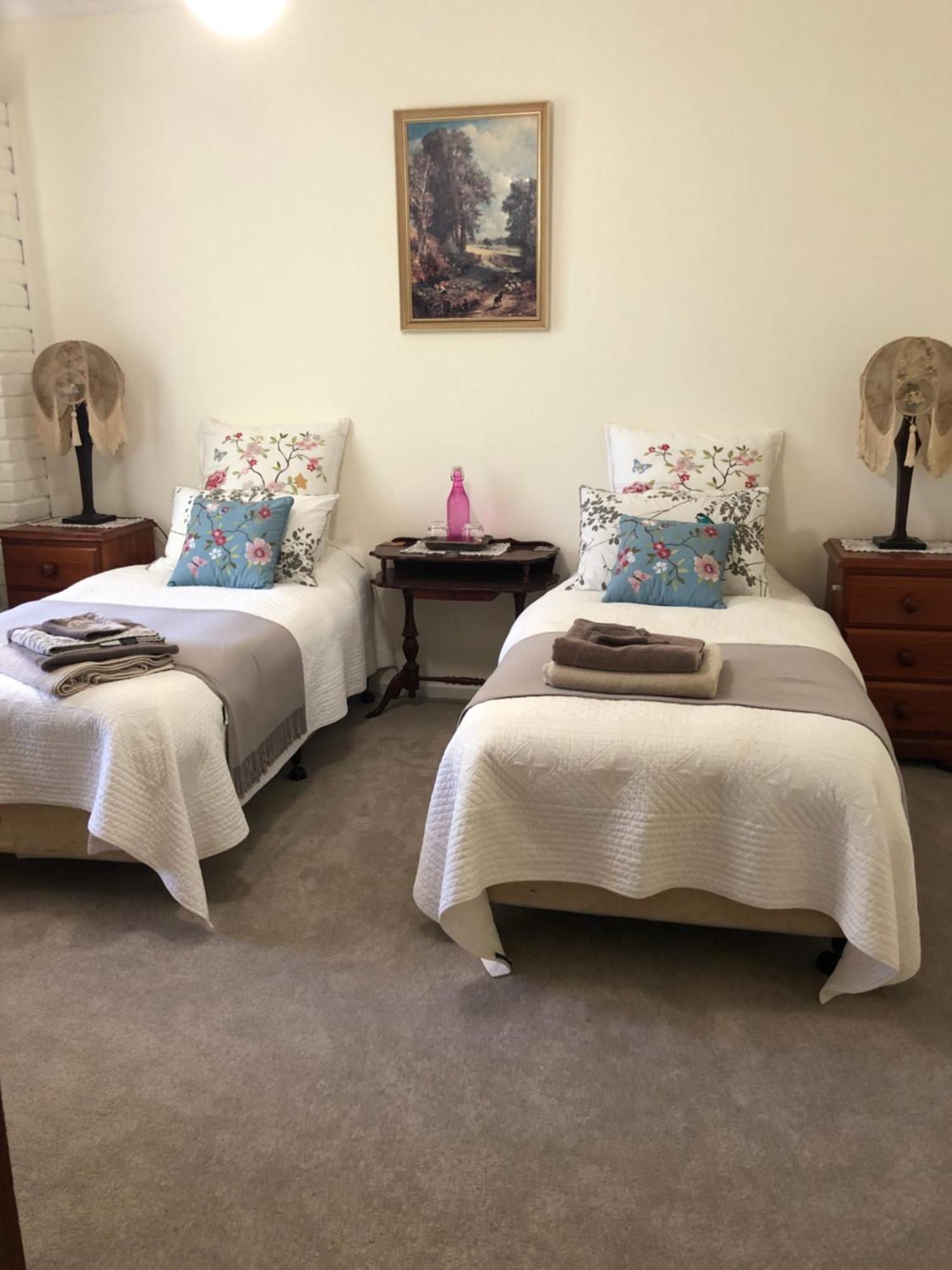 Somerville Sherwood Park Bed And Breakfast מראה חיצוני תמונה